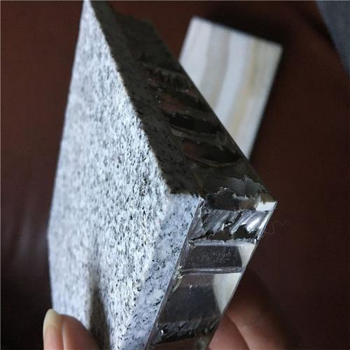 工厂直销模式下的建筑装饰材料革新 铝蜂窝板与石材复合技术全解析